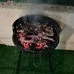 Bajo Con Terraza Y Piscina Appartement
