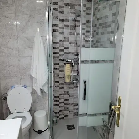 Bajo Con Terraza Y Piscina