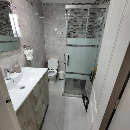 Bajo Con Terraza Y Piscina *