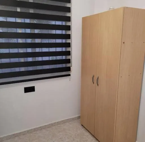 Bajo Con Terraza Y Piscina * טורבייחה