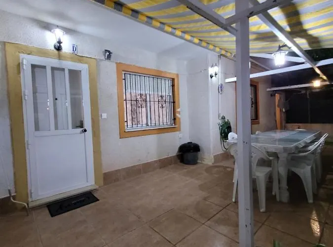 Bajo Con Terraza Y Piscina