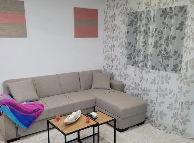 Διαμέρισμα Bajo Con Terraza Y Piscina *