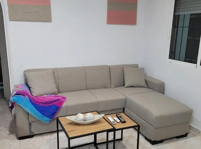 Bajo Con Terraza Y Piscina تورّيفيِخا