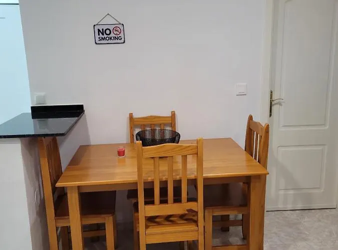 Bajo Con Terraza Y Piscina * تورّيفيِخا